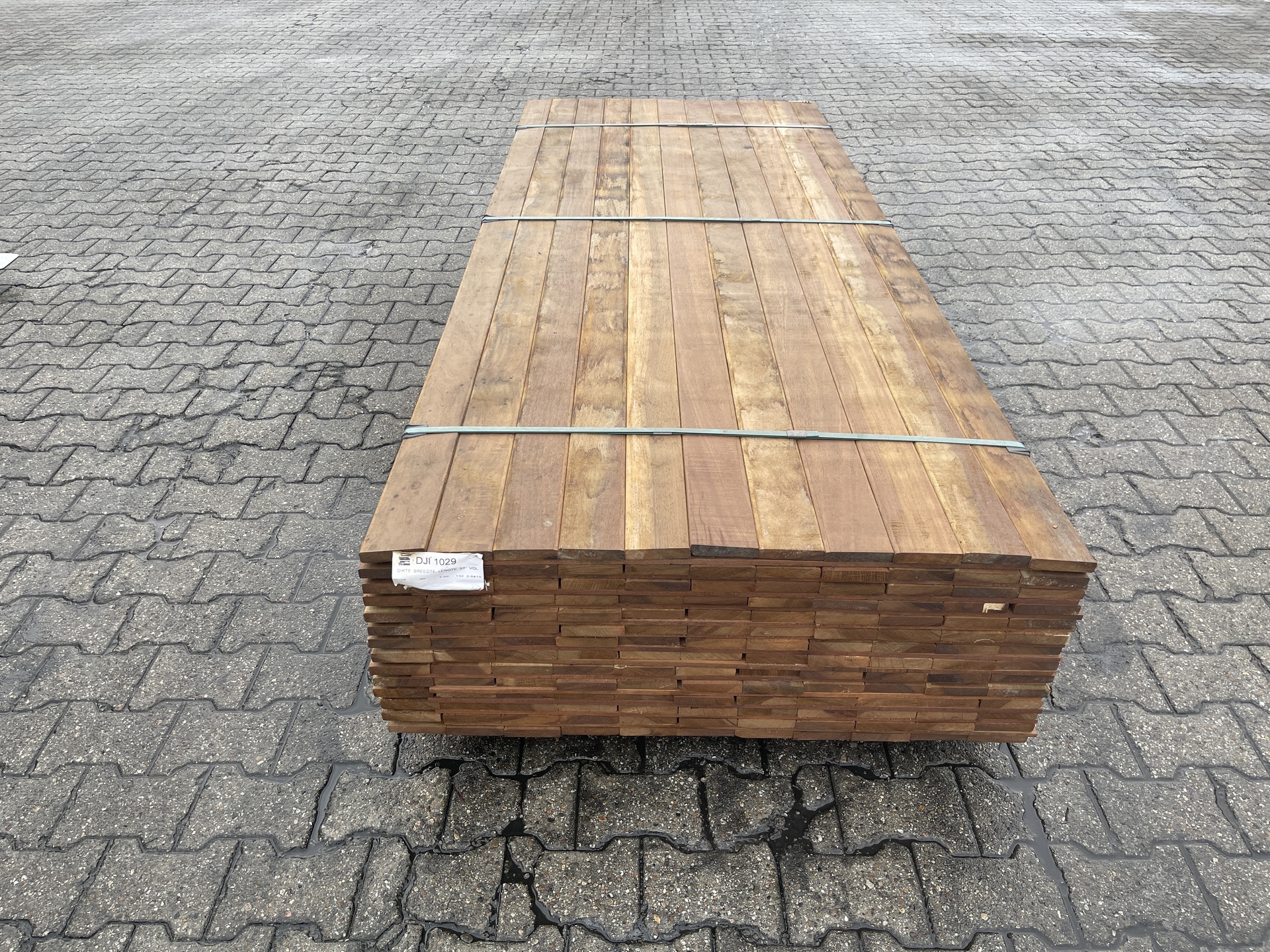 Ca. 127x Guyana Ipé Planken Geschaafd, 18x90mm, lengte 350cm